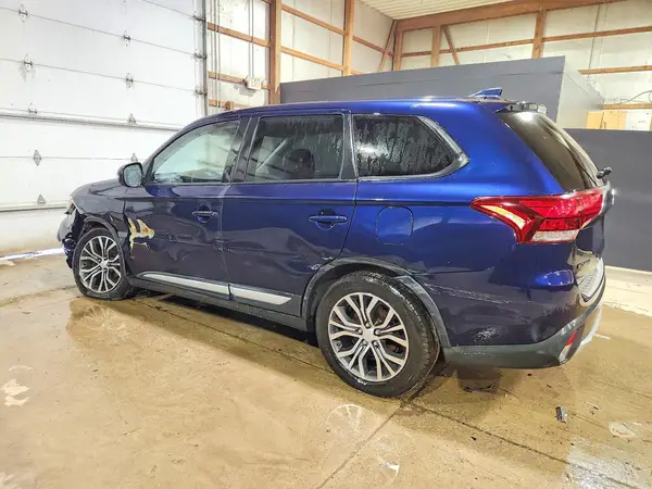JA4AZ3A33HZ007160 2017 MITSUBISHI OUTLANDER - Image 2