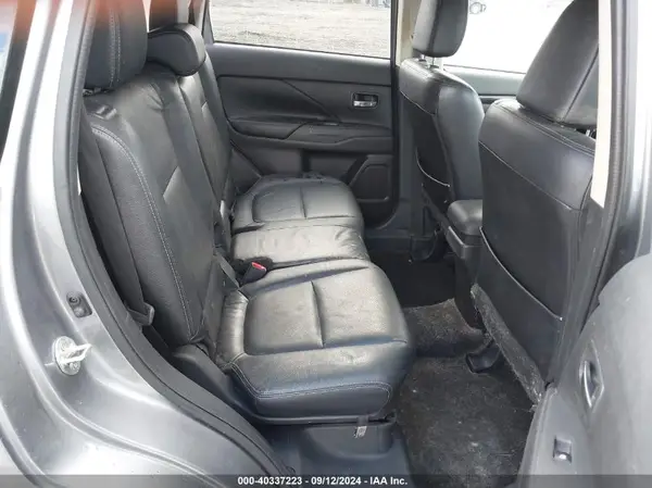 JA4AZ3A33HZ009121 2017 MITSUBISHI OUTLANDER - Image 8