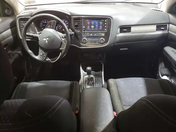JA4AZ3A33HZ011984 2017 MITSUBISHI OUTLANDER - Image 8