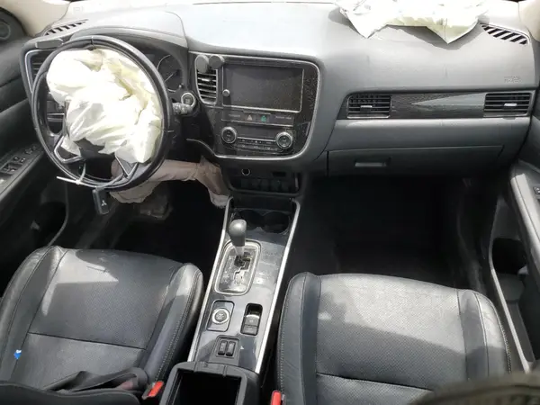 JA4AZ3A33HZ014190 2017 MITSUBISHI OUTLANDER - Image 8