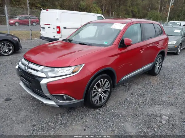 JA4AZ3A33HZ020703 2017 MITSUBISHI OUTLANDER - Image 2