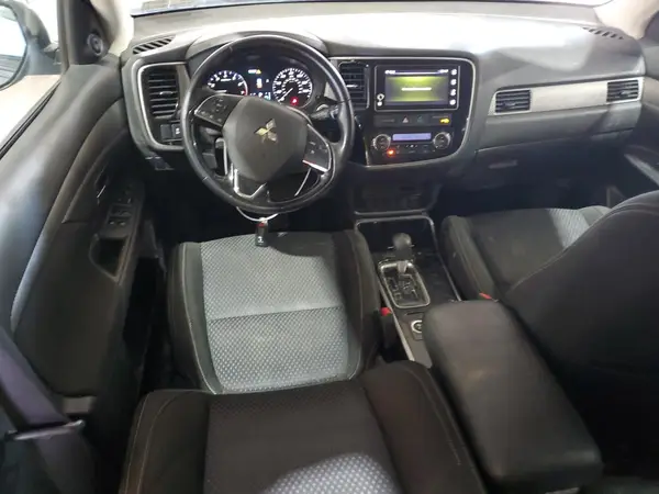 JA4AZ3A33HZ023293 2017 MITSUBISHI OUTLANDER - Image 8