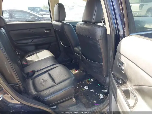 JA4AZ3A33HZ029739 2017 MITSUBISHI OUTLANDER - Image 8