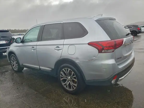 JA4AZ3A33HZ038554 2017 MITSUBISHI OUTLANDER - Image 2
