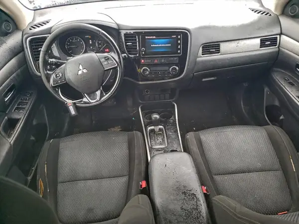 JA4AZ3A33HZ038554 2017 MITSUBISHI OUTLANDER - Image 8