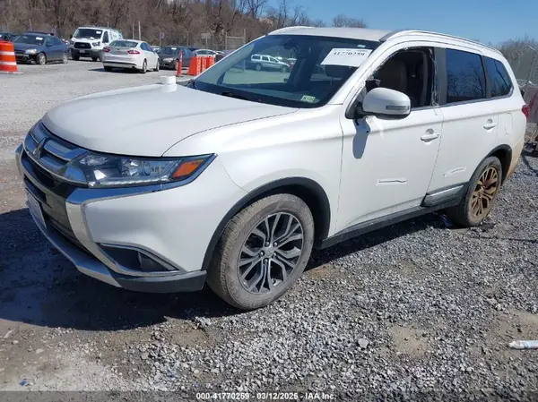 JA4AZ3A33HZ038747 2017 MITSUBISHI OUTLANDER - Image 2
