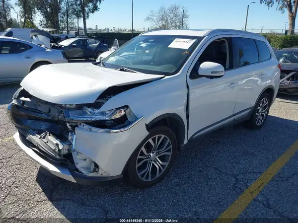 JA4AZ3A33HZ053944 2017 MITSUBISHI OUTLANDER - Image 2