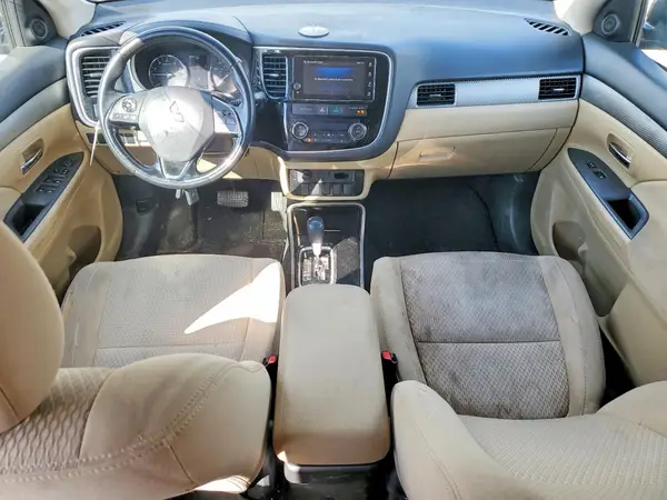 JA4AZ3A33HZ061686 2017 MITSUBISHI OUTLANDER - Image 8