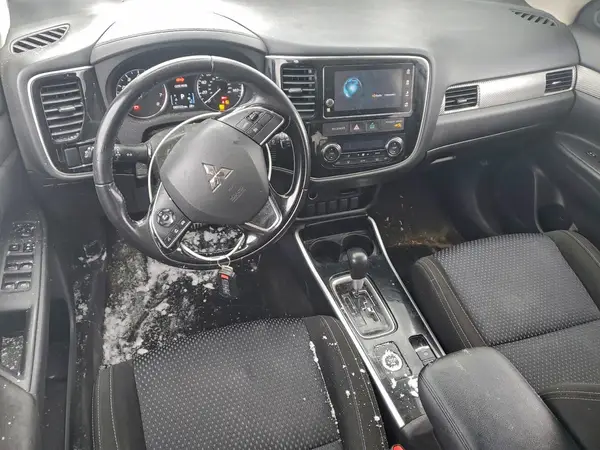 JA4AZ3A33HZ061736 2017 MITSUBISHI OUTLANDER - Image 8