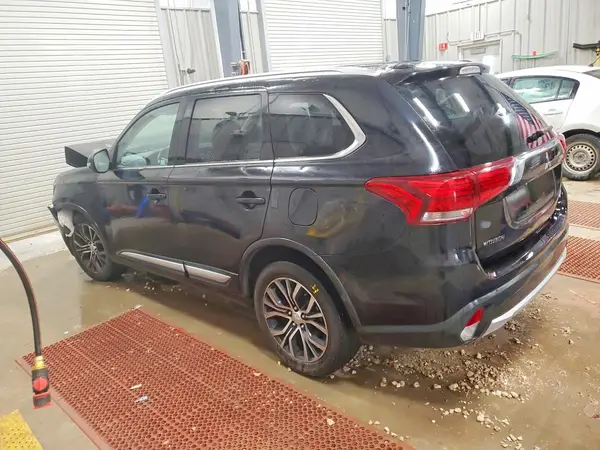JA4AZ3A33JJ001184 2018 MITSUBISHI OUTLANDER - Image 2