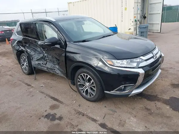 JA4AZ3A33JJ004666 2018 MITSUBISHI OUTLANDER - Image 1