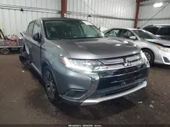 JA4AZ3A33JJ005042 2018 MITSUBISHI OUTLANDER