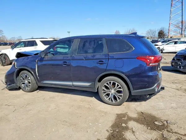 JA4AZ3A33JJ005235 2018 MITSUBISHI OUTLANDER - Image 2