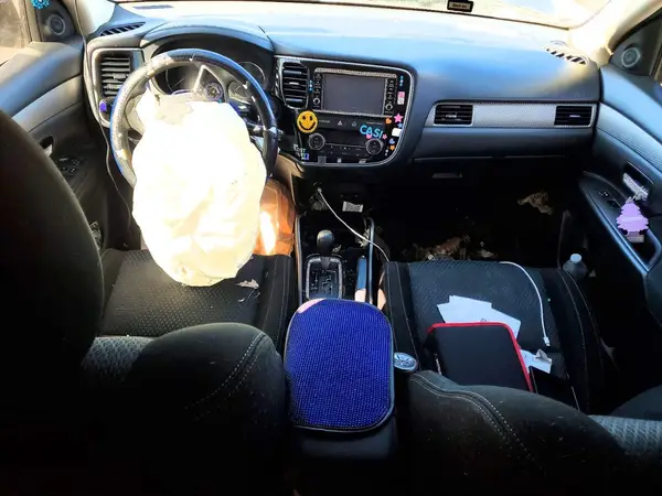 JA4AZ3A33JJ005235 2018 MITSUBISHI OUTLANDER - Image 8