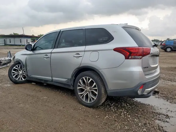 JA4AZ3A33JJ005249 2018 MITSUBISHI OUTLANDER - Image 2