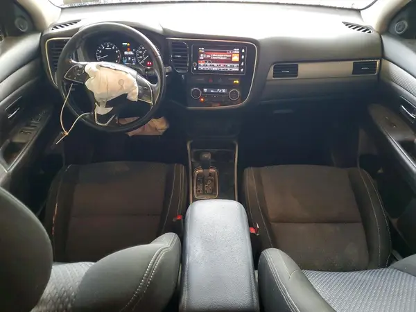 JA4AZ3A33JJ005932 2018 MITSUBISHI OUTLANDER - Image 8
