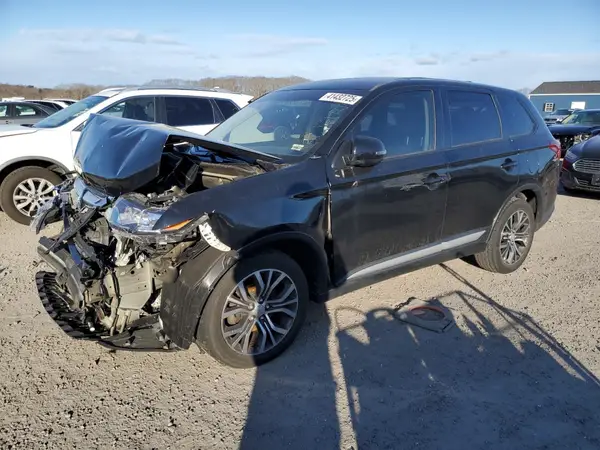 JA4AZ3A33JZ000537 2018 MITSUBISHI OUTLANDER - Image 1