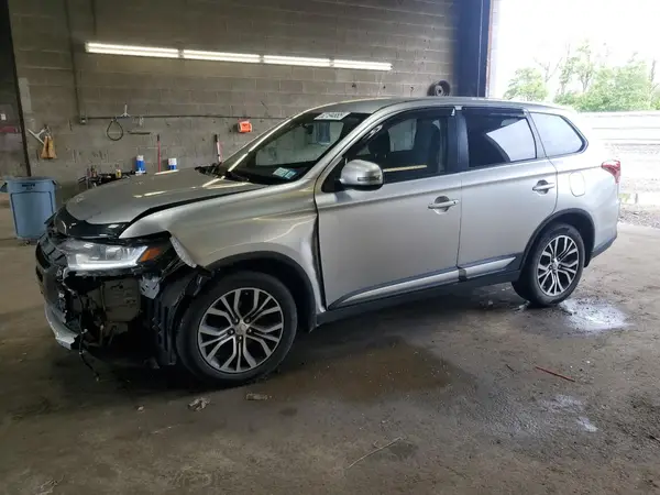 JA4AZ3A33JZ001378 2018 MITSUBISHI OUTLANDER - Image 1