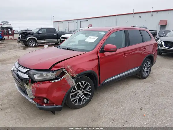 JA4AZ3A33JZ007147 2018 MITSUBISHI OUTLANDER - Image 2