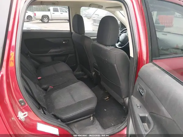 JA4AZ3A33JZ007147 2018 MITSUBISHI OUTLANDER - Image 8