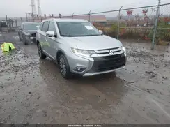 JA4AZ3A33JZ010565 2018 MITSUBISHI OUTLANDER