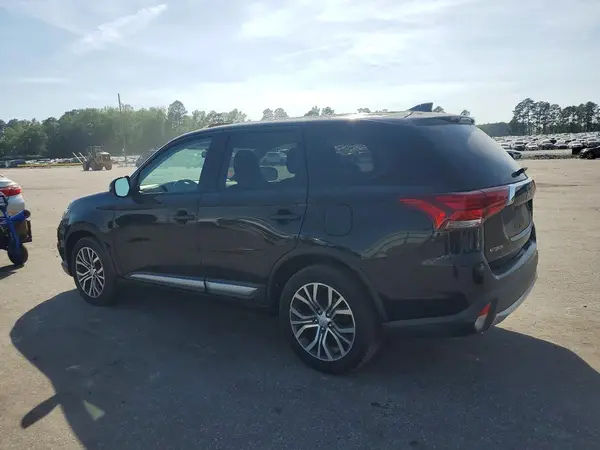 JA4AZ3A33JZ012574 2018 MITSUBISHI OUTLANDER - Image 2