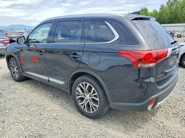 JA4AZ3A33JZ014745 2018 MITSUBISHI OUTLANDER - Image 2