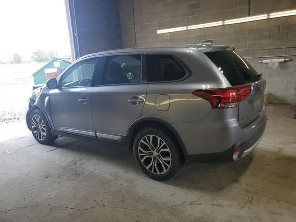 JA4AZ3A33JZ014955 2018 MITSUBISHI OUTLANDER - Image 2