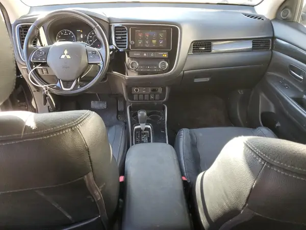 JA4AZ3A33JZ016110 2018 MITSUBISHI OUTLANDER - Image 8