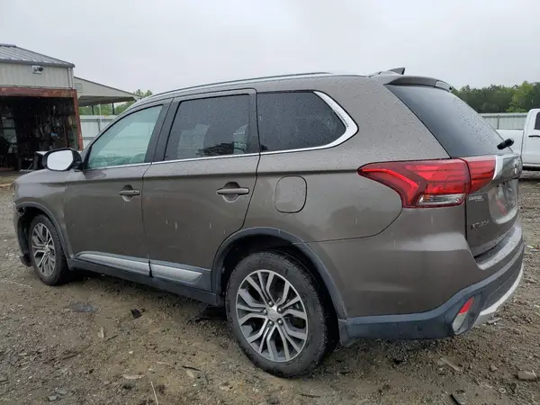 JA4AZ3A33JZ017838 2018 MITSUBISHI OUTLANDER - Image 2