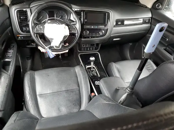 JA4AZ3A33JZ017838 2018 MITSUBISHI OUTLANDER - Image 8