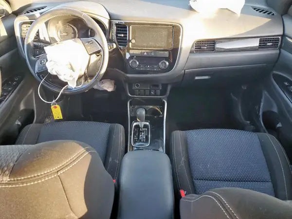 JA4AZ3A33JZ020237 2018 MITSUBISHI OUTLANDER - Image 8
