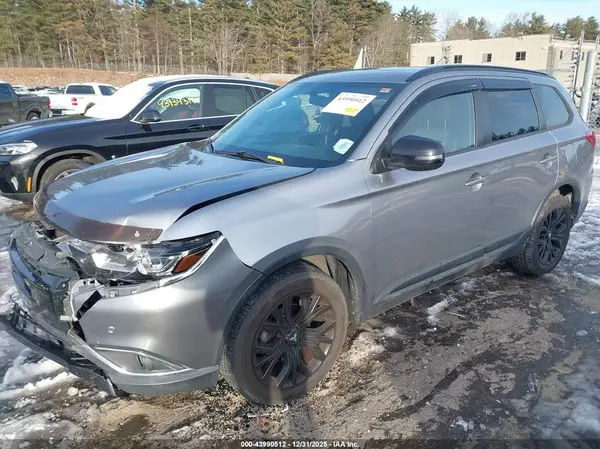 JA4AZ3A33JZ030167 2018 MITSUBISHI OUTLANDER - Image 2
