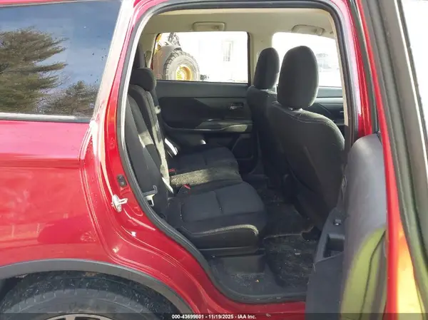JA4AZ3A33JZ033506 2018 MITSUBISHI OUTLANDER - Image 8
