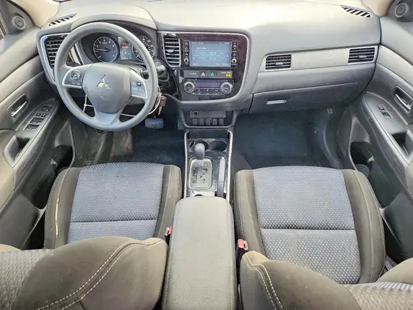 JA4AZ3A33JZ036518 2018 MITSUBISHI OUTLANDER - Image 8