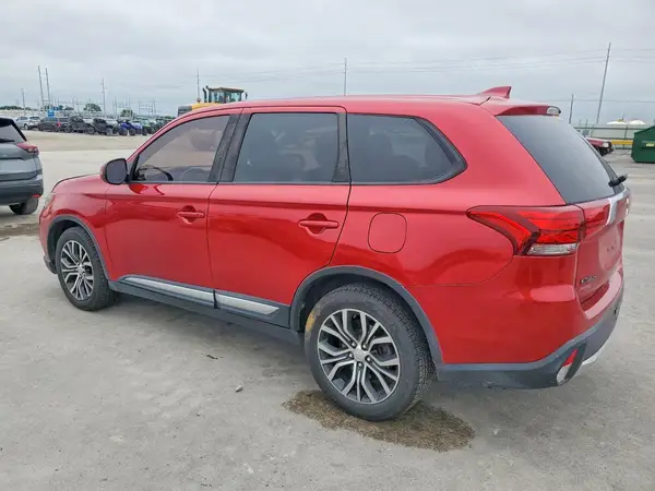 JA4AZ3A33JZ037216 2018 MITSUBISHI OUTLANDER - Image 2
