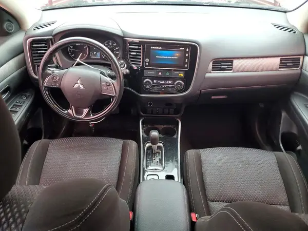 JA4AZ3A33JZ037216 2018 MITSUBISHI OUTLANDER - Image 8