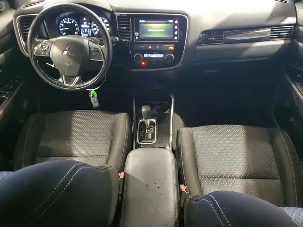 JA4AZ3A33JZ044988 2018 MITSUBISHI OUTLANDER - Image 8