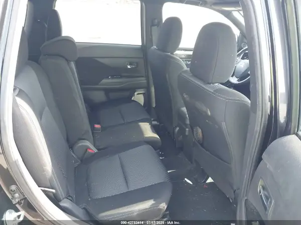 JA4AZ3A33JZ048927 2018 MITSUBISHI OUTLANDER - Image 8