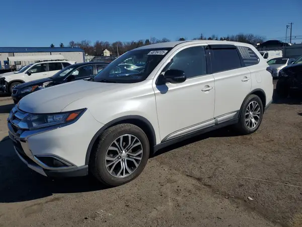 JA4AZ3A33JZ049723 2018 MITSUBISHI OUTLANDER - Image 1