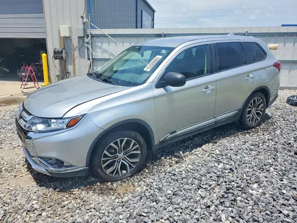 JA4AZ3A33JZ052959 2018 MITSUBISHI OUTLANDER - Image 1