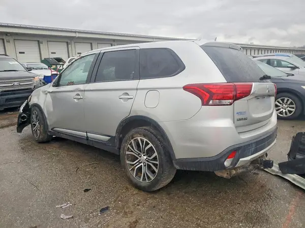 JA4AZ3A33JZ057580 2018 MITSUBISHI OUTLANDER - Image 2