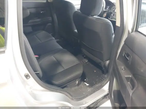 JA4AZ3A33JZ058275 2018 MITSUBISHI OUTLANDER - Image 8