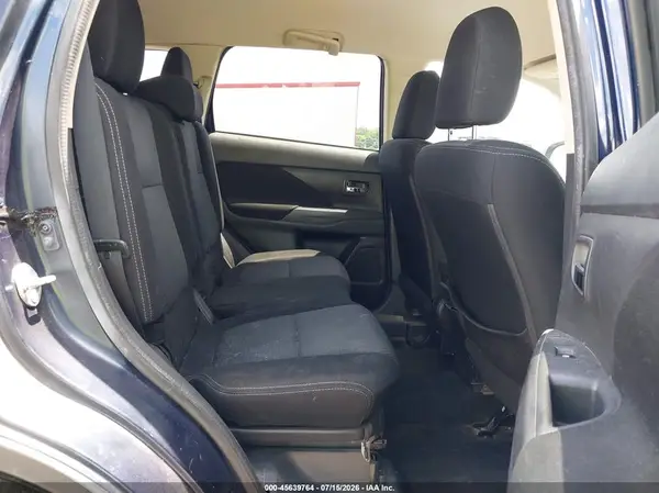 JA4AZ3A33JZ058633 2018 MITSUBISHI OUTLANDER - Image 8