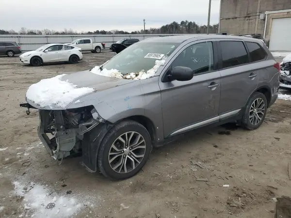 JA4AZ3A33JZ061757 2018 MITSUBISHI OUTLANDER - Image 1