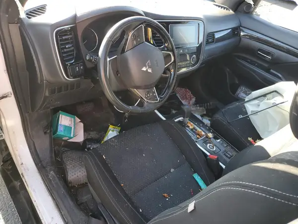 JA4AZ3A33JZ064156 2018 MITSUBISHI OUTLANDER - Image 8