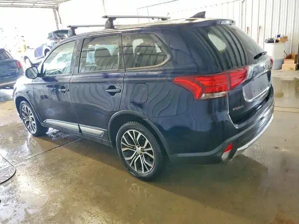 JA4AZ3A33JZ064836 2018 MITSUBISHI OUTLANDER - Image 2