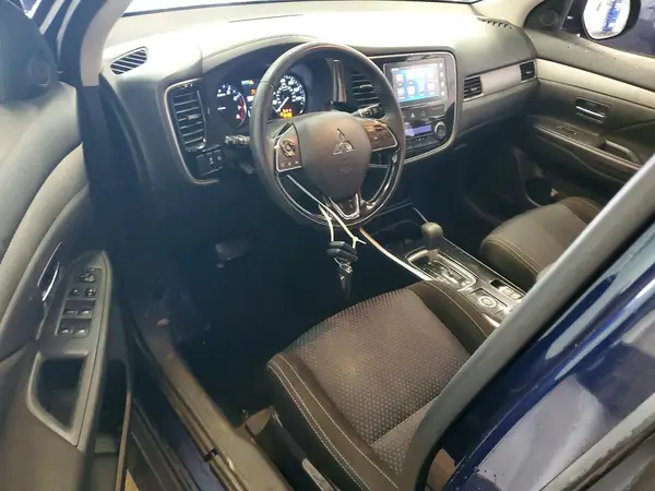 JA4AZ3A33JZ064836 2018 MITSUBISHI OUTLANDER - Image 8