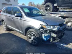 JA4AZ3A33JZ064903 2018 MITSUBISHI OUTLANDER