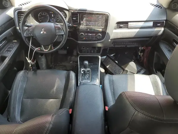 JA4AZ3A33JZ067297 2018 MITSUBISHI OUTLANDER - Image 8